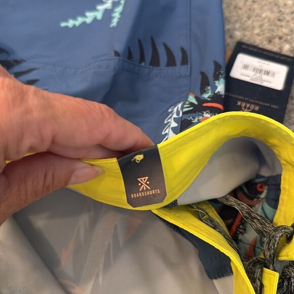 ROARK Board Shorts *NEW* - Picture 9 of 14